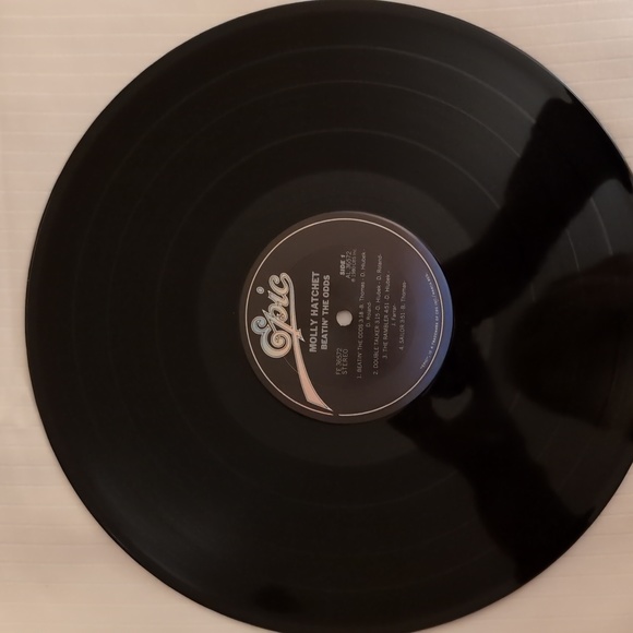 Vintage MOLLY HATCHET Beatin' The Odds Vinyl LP - Picture 3 of 7